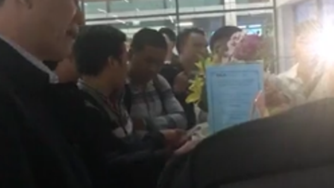 Khách bức xúc vì đặt vé bay về Vinh nhưng lại hạ cánh Hà Nội, đại diện Vietjet nói gì?