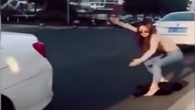 'Vũ điệu lùi xe' - trào lưu mới năm 2018 khiến giới trẻ điên đảo