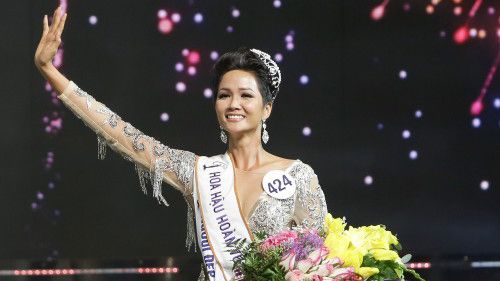 H'Hen Niê tiết lộ thích ăn bún mắm, chưa thể tin mình là HHHV Việt Nam