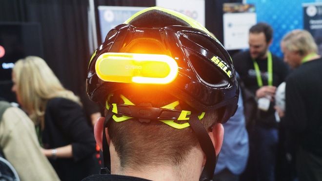 Đèn xi nhan thông minh dành cho người đi xe đạp, sẽ báo cho người thân khi bạn gặp sự cố