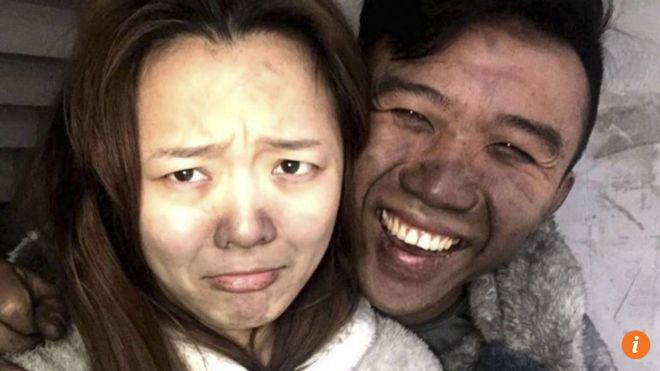 Vợ chồng vô tư chụp ảnh 'tự sướng' dù nhà cháy: Lý sau đằng sau khiến ai cũng bất ngờ
