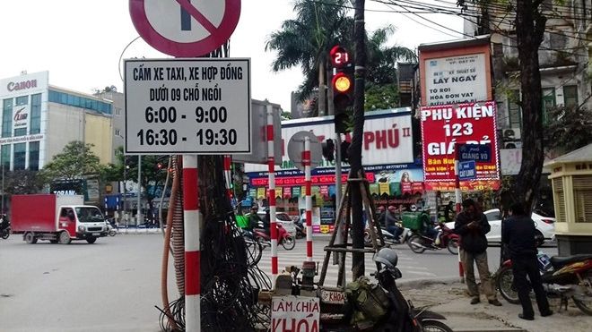 Hà Nội cấm Uber, Grab theo giờ ở 13 tuyến phố