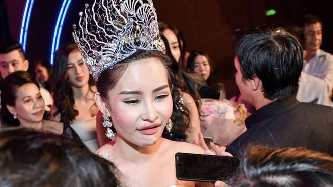 Lê Âu Ngân Anh từng được gợi ý trả lại vương miện