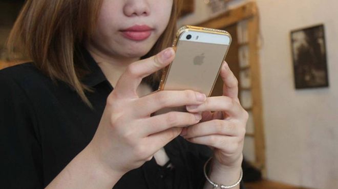 Hai luật sư tại Việt Nam khởi kiện Apple