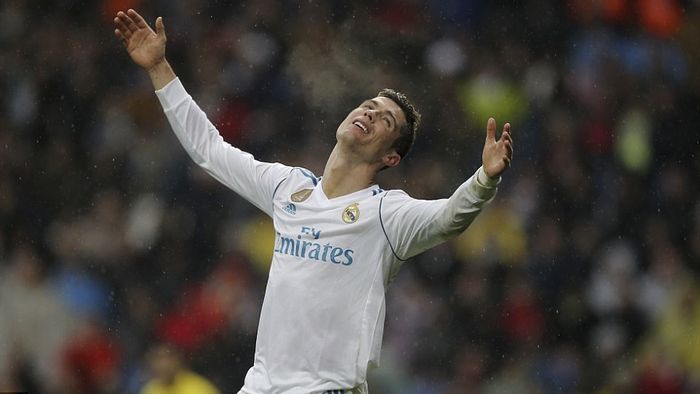 Ronaldo đang tự dọn đường cho Neymar, Kane đến Real