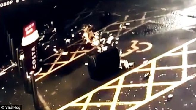 Tưới xăng đốt cây ATM để cướp tiền, tên trộm nhận ngay cái kết 'đắng lòng'