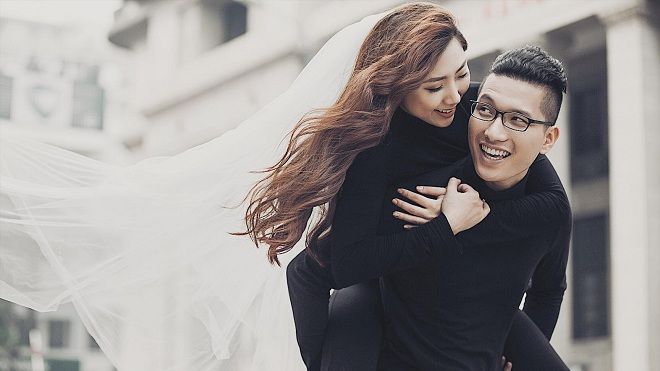 Trấn Thành - Hari Won 'góp công' gì trong mối tình của em gái và chàng rể ngoại?