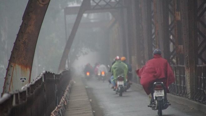 Hà Nội trong tôi hôm nay hơi… khó chịu