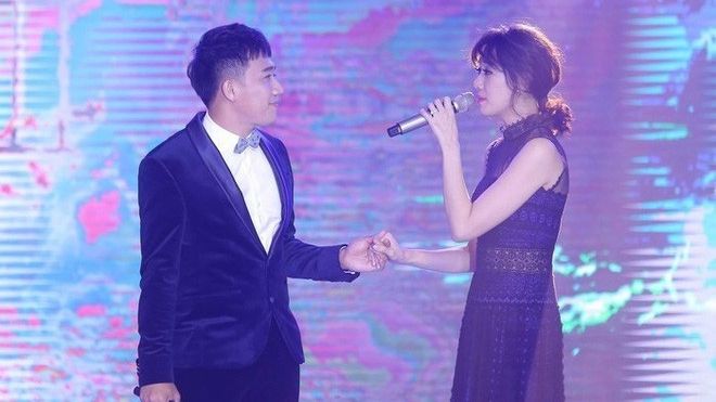 Trấn Thành và Hari Won song ca 'tình bể bình' trong đám cưới em gái ruột