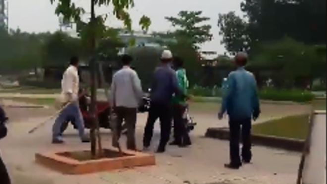Nhóm xe ôm truyền thống đánh hội đồng GrabBike toác đầu