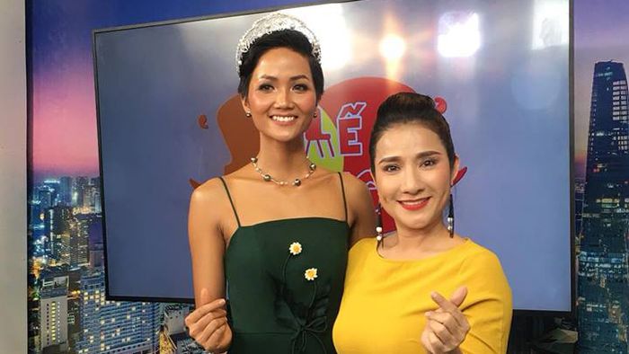 Bị 'tố' đến trễ giờ quay hình, Hoa hậu H'Hen Niê nói gì?