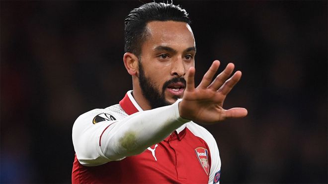 Tiền đạo Theo Walcott đang trên đường rời Arsenal sau 12 năm gắn bó