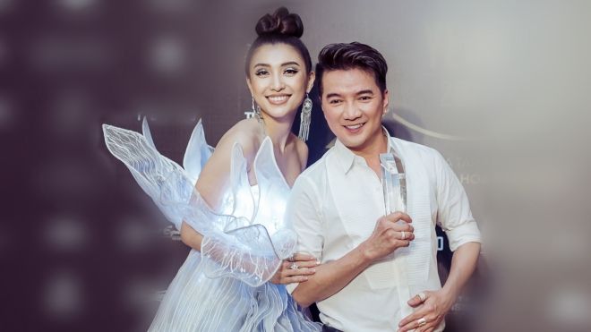 Mr. Đàm diện nguyên cây hàng hiệu, Tiêu Châu Như Quỳnh 'chơi trội' với đầm phát sáng