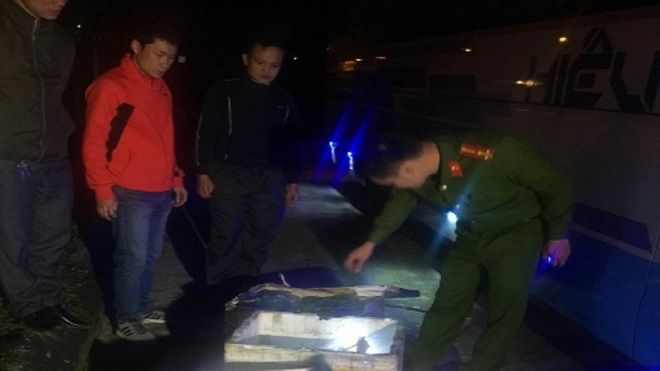 Hàng trăm kg thịt động vật hôi thối theo xe khách vào… quán nhậu