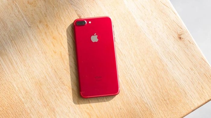iPhone bất ngờ ế ẩm, giá máy lao dốc tại Việt Nam