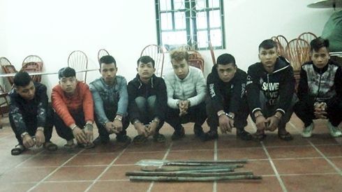 Tại ngoại chờ xét xử, thanh niên vụ chặn xe xin tiền lại 'sống ảo'