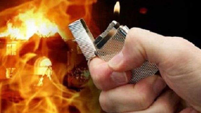 Nghi do thua độ, nghịch tử tức giận trở về đốt nhà bố mẹ