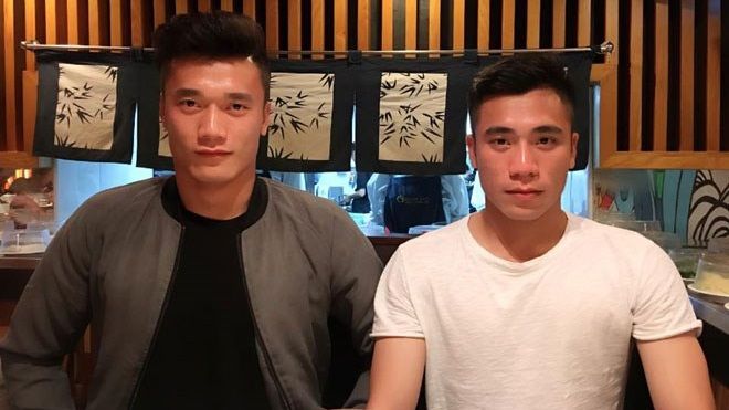 Vẻ ngoài của em trai thủ môn Bùi Tiến Dũng lại khiến các cô gái 'đứng ngồi không yên'