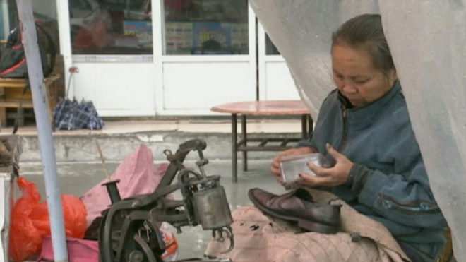 22 năm chờ đợi mòn mỏi bên đường của người mẹ có hai đứa con thất lạc