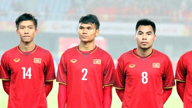 Chuyện cảm động về tuyển thủ U23 Việt Nam: Hai năm ròng rã dành tiền trả nợ cho cha mẹ