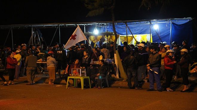 Tìm thấy thi thể nam thanh niên mất tích trên biển 12 ngày khi đi giã cào cùng cha