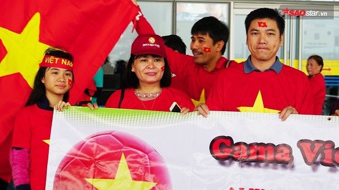 Nhiều công ty thuê riêng cả chuyến bay sang Trung Quốc cổ vũ U23 Việt Nam đá chung kết