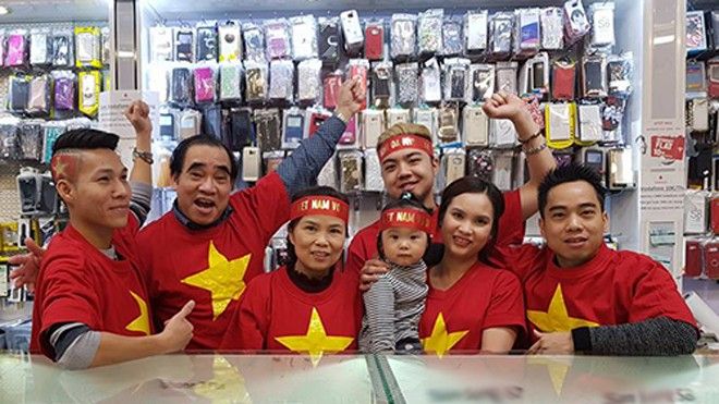 Người Việt 5 châu thổn thức cùng tuyển U23 trước trận chung kết