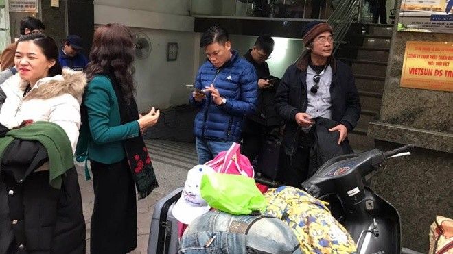 64 du khách Việt bị bỏ rơi khi chi 14 triệu đồng mua tour sang Trung Quốc cổ vũ chung kết