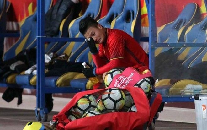 Bùi Tiến Dũng, Quang Hải xin lỗi người hâm mộ dù U23 Việt Nam đã thi đấu xuất thần