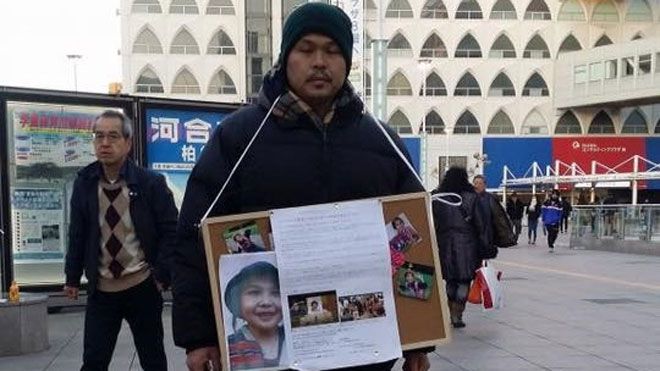 Gia đình bé Nhật Linh xin chữ ký đòi công lý cho con gái