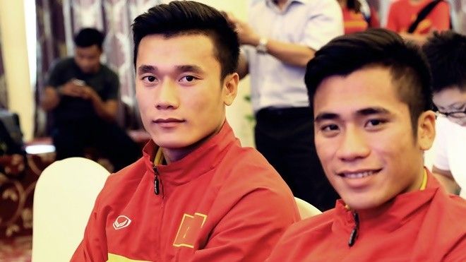 Rơi nước mắt với chuyện thủ môn Bùi Tiến Dũng bỏ bóng đá kiếm tiền nuôi em