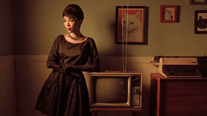 Mở hàng độc đáo thế này, lẽ nào 2018 Tóc Tiên sẽ chuyển sang bolero?