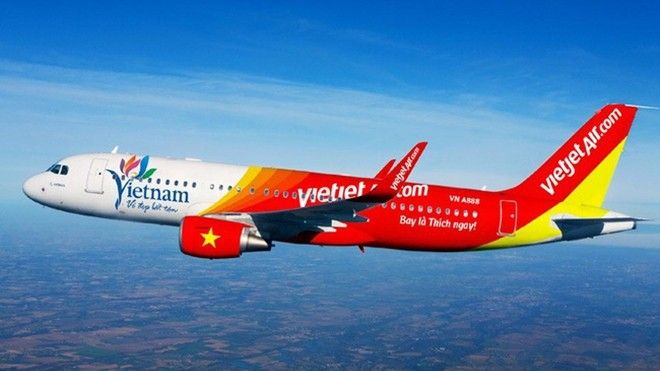 Vietjet nhận trách nhiệm vụ người mẫu mặc bikini trên chuyên cơ đón đội tuyển U23