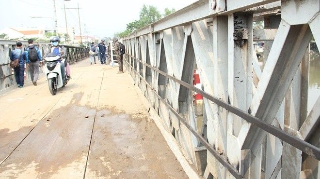 Vụ sập cầu ở Sài Gòn: Thông xe cầu Long Kiển sau 10 ngày sửa chữa