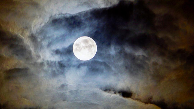 Giới trẻ hào hứng khoe ảnh chụp hiện tượng thiên văn thế kỷ: Siêu trăng xanh máu