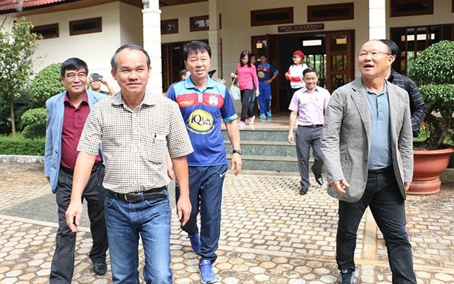 Vì sao HLV Park Hang Seo lên Gia Lai để tri ân bầu Đức?