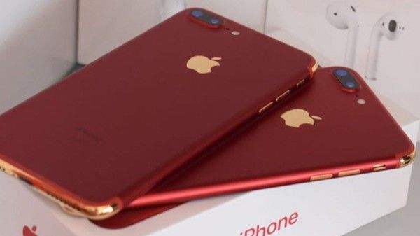 Nhìn những chiếc iPhone đẹp sang chảnh thế này đủ thấy ở Dubai mọi thứ xa hoa đến mức nào