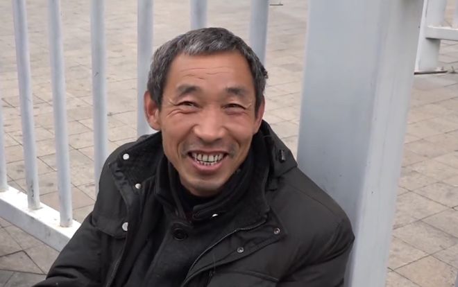 Chạnh lòng với cái Tết của người nghèo: 'Năm nay tôi mua được ít thịt xông khói về cho các cháu'