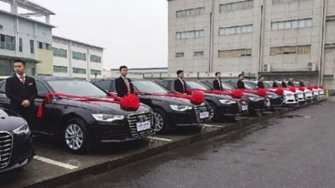 Á khẩu trước những màn thưởng Tết 'bá đạo': Nơi thưởng bao tải tiền, nơi tặng quan tài cho nhân viên