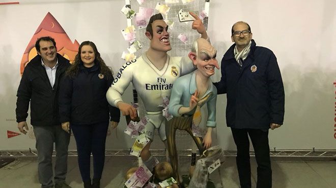 Ronaldo bị biến thành trò mua vui trong lễ hội nổi tiếng ở Valencia