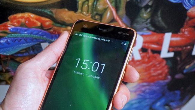 Có 2 triệu đồng, mua smartphone nào đáng tiền dịp cuối năm?