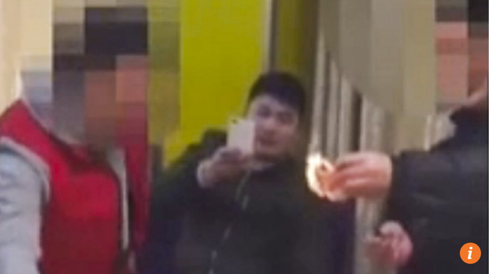 Đốt tiền để khoe giàu, hai người đàn ông nhận cái kết không thể 'đắng' hơn