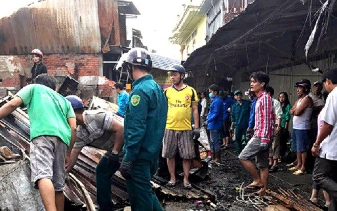 Canh ki ốt bán hàng Tết, hai vợ chồng chết cháy trong đêm