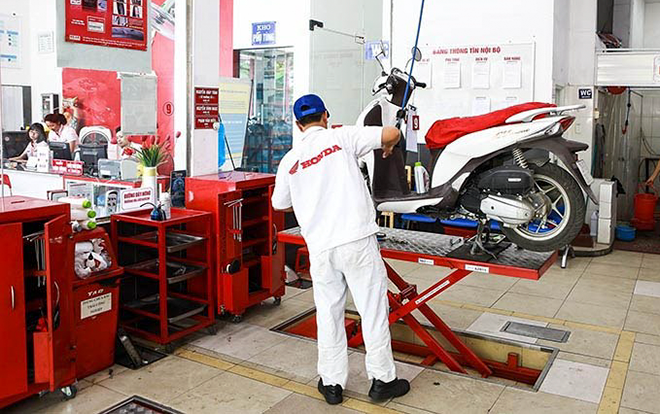 Gần Tết có đi bảo trì xe, bạn nên chú ý thay các phụ tùng này kịp thời