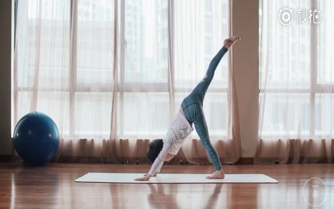 Từ cậu bé tự kỷ thành thầy dạy yoga 7 tuổi kiếm được hàng trăm triệu