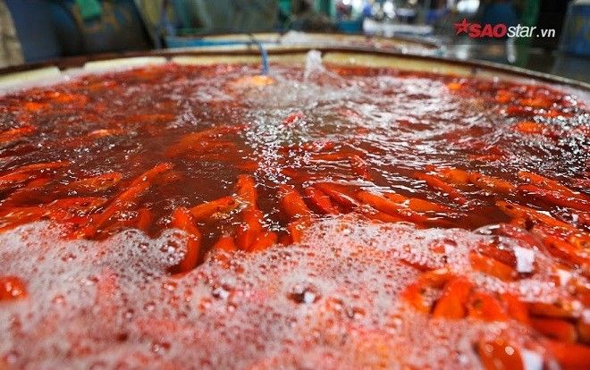 Chợ cá Yên Sở nhộn nhịp trước ngày tiễn ông Công ông Táo về trời