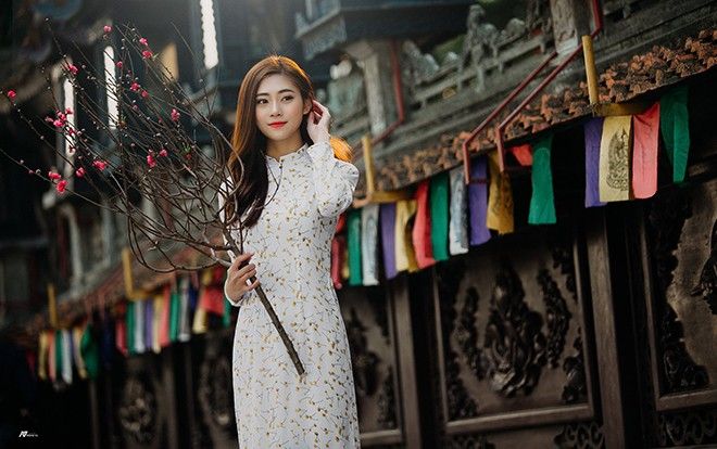 Giới trẻ Hà thành xúng xính diện áo dài cực xinh đón Tết