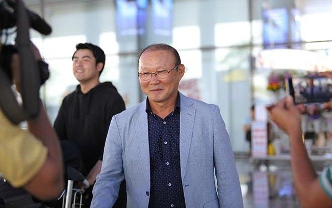 Nhận thưởng ô tô bạc tỷ, HLV Park Hang Seo đã về Hàn Quốc