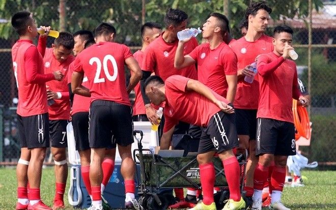 Đội bóng của Công Vinh được thưởng Tết bằng tiền và nước ngọt