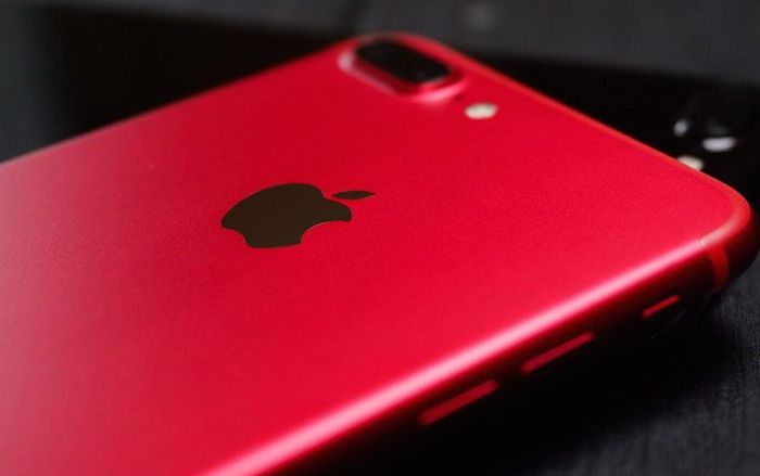 3 smartphone màu đỏ đáng mua chơi Tết để cả năm may mắn